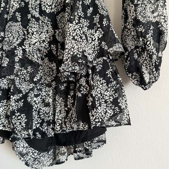 NWT Black and White Printed Floral Long Sleeve Ruffle Romper - Picture 9 of 12